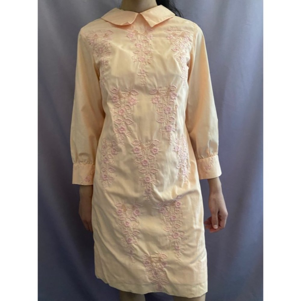 Vintage 70’s peach colored embroidered dress
